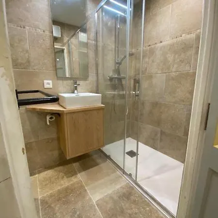 Corneille Apartment